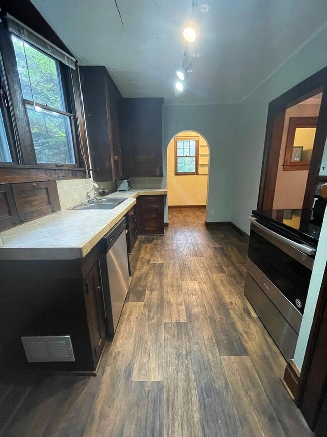 Building Photo - 1204 White St