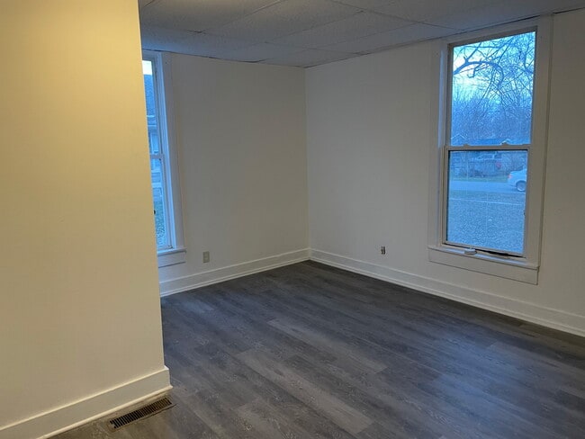 Building Photo - 909 N Olive St