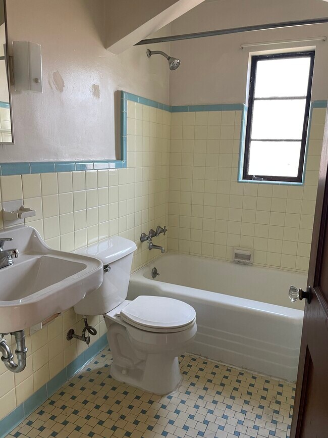 Foto del edificio - 4542 Linden Ave