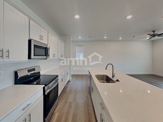 Building Photo - 10085 Abilene St