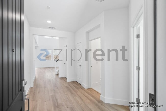 Building Photo - 379 Monastery Dr