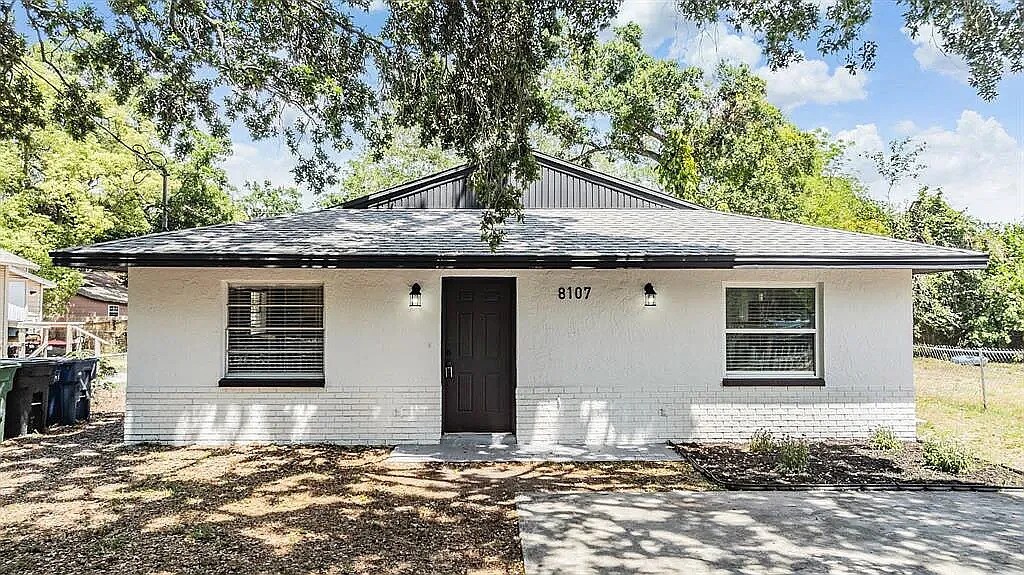 Foto principal - 8107 N 11th St