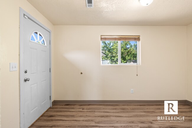 Foto del edificio - 3 Bedroom House in Central Point!