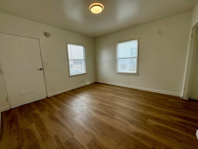 Building Photo - 2651 Cloverdale Ave
