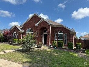 Building Photo - 5400 Rockwood Dr