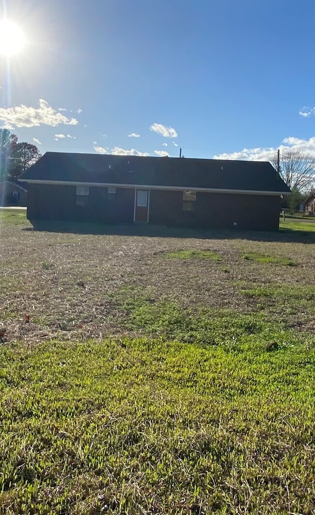 100 Belle Cir, Columbus, MS 39702 House Rental in Columbus, MS