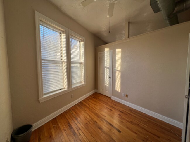 Building Photo - 229 Kearsarge St