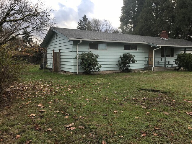 Front of house/ Side Yard - 1649 Menlo Loop
