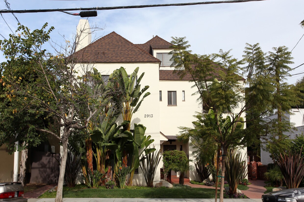 Foto del edificio - 2913 E 6th St