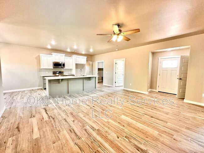 Foto del edificio - 2184 Hilltop Ln