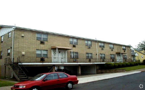 Primary Photo - 955 E 25th St
