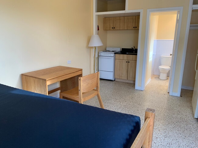 1605 NE 126 Street - 1605 NE 126 Street Apartment