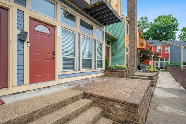 Building Photo - 546 Tusculum Ave