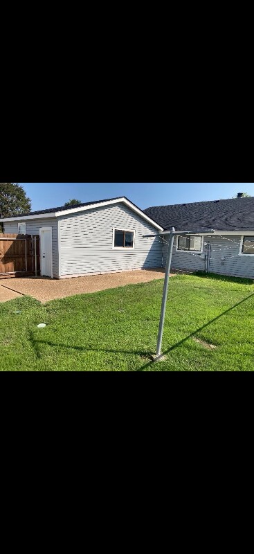 Foto del edificio - 1506 Oak Hollow Dr