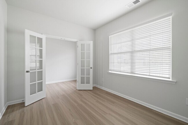 Foto del edificio - This Beautiful 4 Bedrooms, 2.5 Bathrooms i...