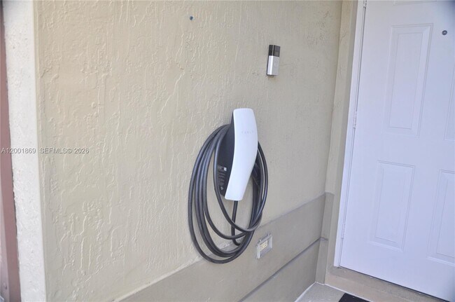 Foto del edificio - 8261 NW 107 Ct