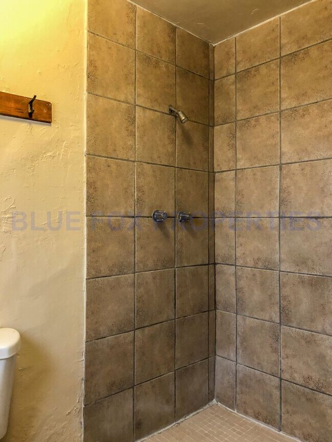 Foto del edificio - 1 Bedroom, Fenced backyard, Water included!