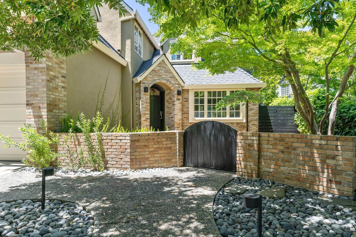 Primary Photo - Contemporary Home in Desirable Community C...