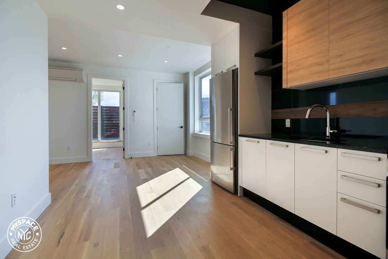 Primary Photo - 246 Johnson Ave