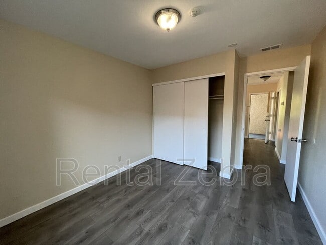 Building Photo - 935 Civic Center Dr