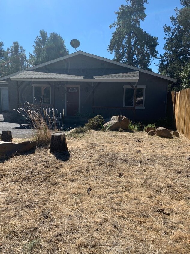 Primary Photo - Cute Home in Sisters close to Downtown