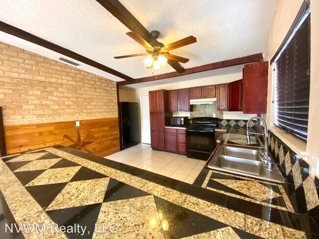 Building Photo - 3 br, 2 bath House - 6255 Bullion Blvd