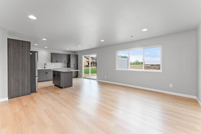 Foto del edificio - 535 Harper Cir