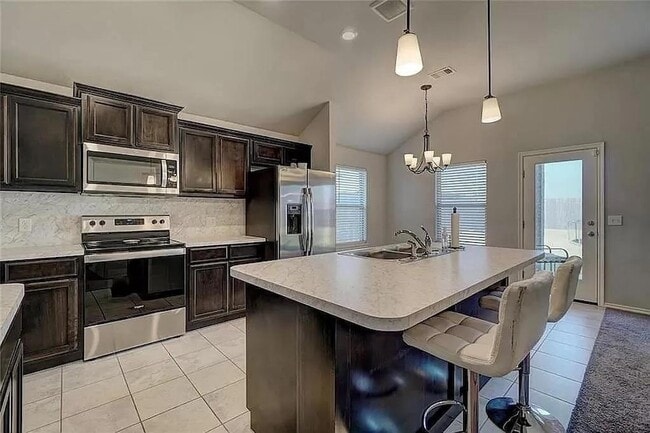 Foto del edificio - 15521 Rosedown Dr