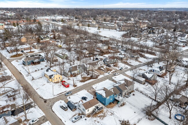 Foto del edificio - 906 E 84th St