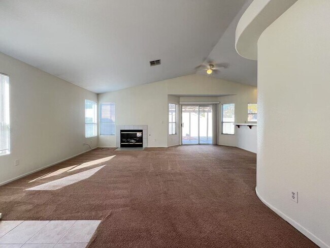 Foto del edificio - Cozy 3-bedroom, 2-bathroom charming home