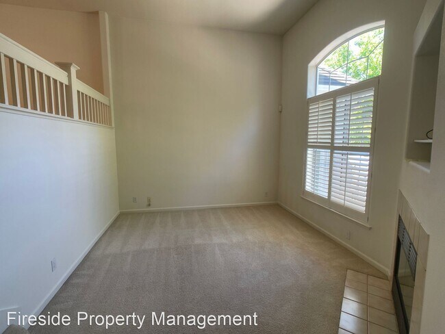 Building Photo - 2 br, 2.5 bath House - 961 Costen Ct #19