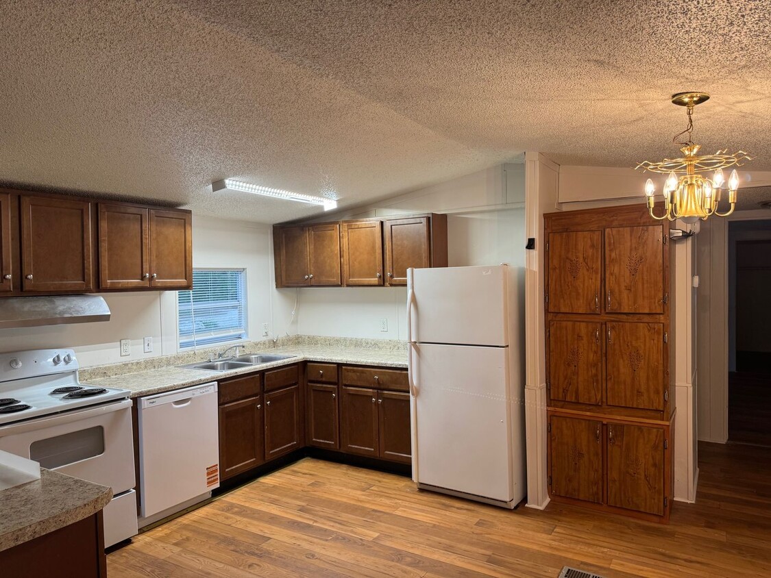 Building Photo - Mobile Home For Rent in Crawfordville