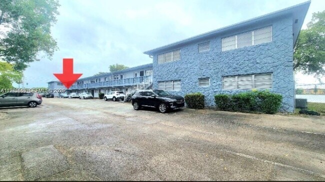 Foto del edificio - 300 NE 191st St