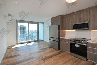 Building Photo - 1515 Liona St