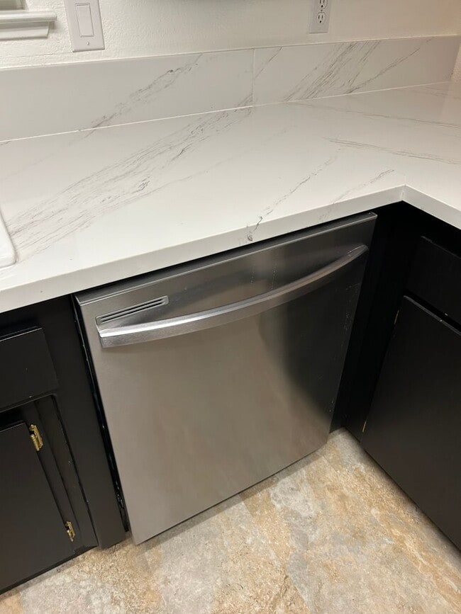 Building Photo - 4038 Grover Ct