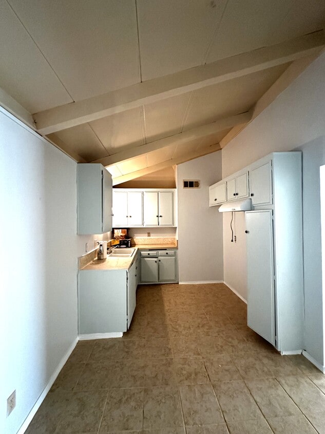 8616-n-loop-blvd-unit-4-california-city-ca-93505-apartments-in