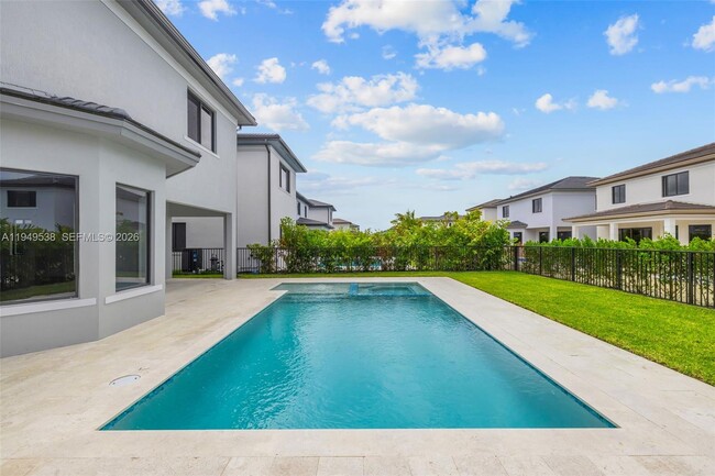 Building Photo - 19670 NE 14th Ct