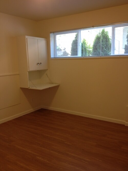 Building Photo - Fremont Twins - 1 bedroom