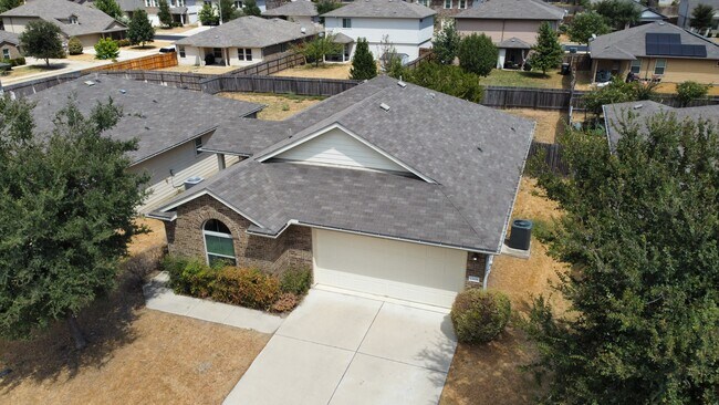 Foto del edificio - 1208 Hawkeye Point Rd