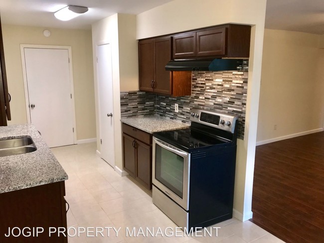 Foto del edificio - 4 br, 2 bath House - 2905 W. ROCHELLE RD.