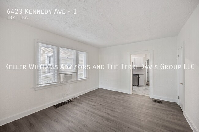 Foto del edificio - 6423 Kennedy Ave