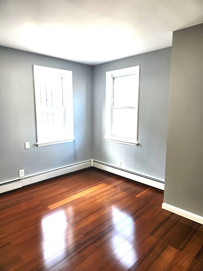 Foto del edificio - 61 Graham Ave