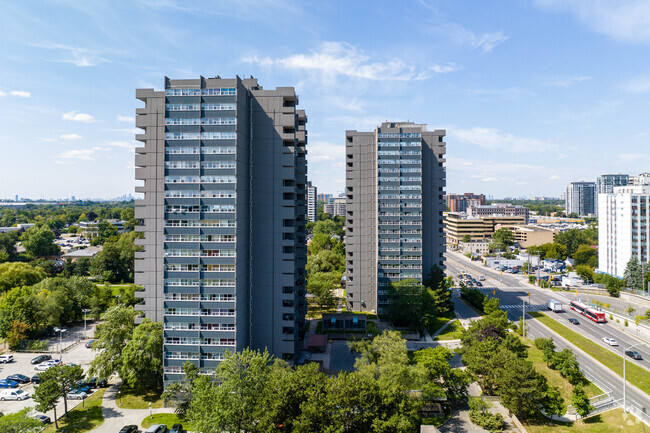 Building Photo - 4101 Sheppard Ave