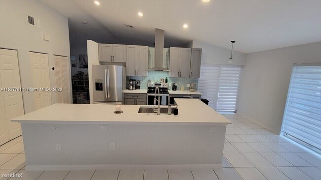 Building Photo - 4 br, 2.5 bath House - 19840 Cutler Ct