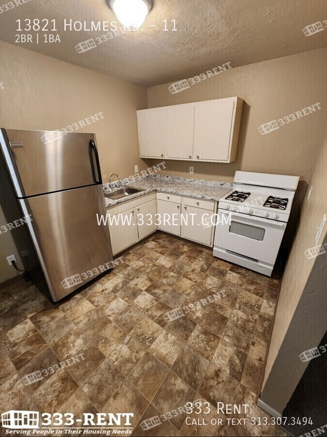 Foto del edificio - 13821 Holmes Rd