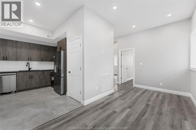 Photo du bâtiment - 700 Brock St