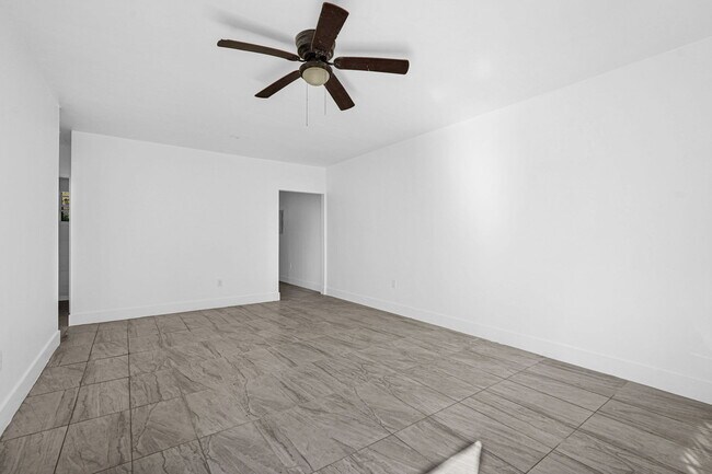 Foto del edificio - 14600 NE 14th Ave