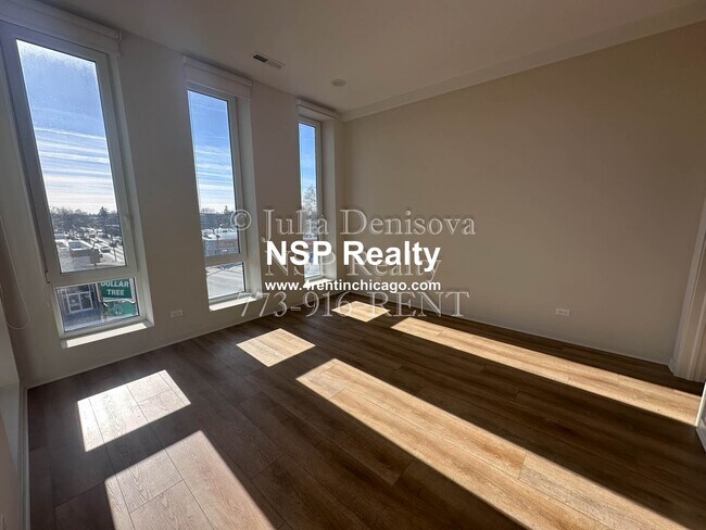 Building Photo - 3207 N Narragansett Ave