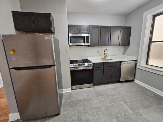 Foto del edificio - 350 Elmora Ave