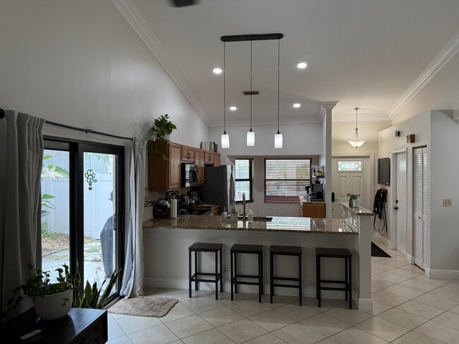 Foto del edificio - 7 Hawthorne Ln
